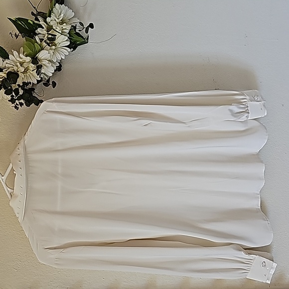 Women's off-white button down blouse - Picture 6 of 7